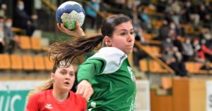 Handballspielerin Matea Baric im Einsatz für ihr Team LC Brühl