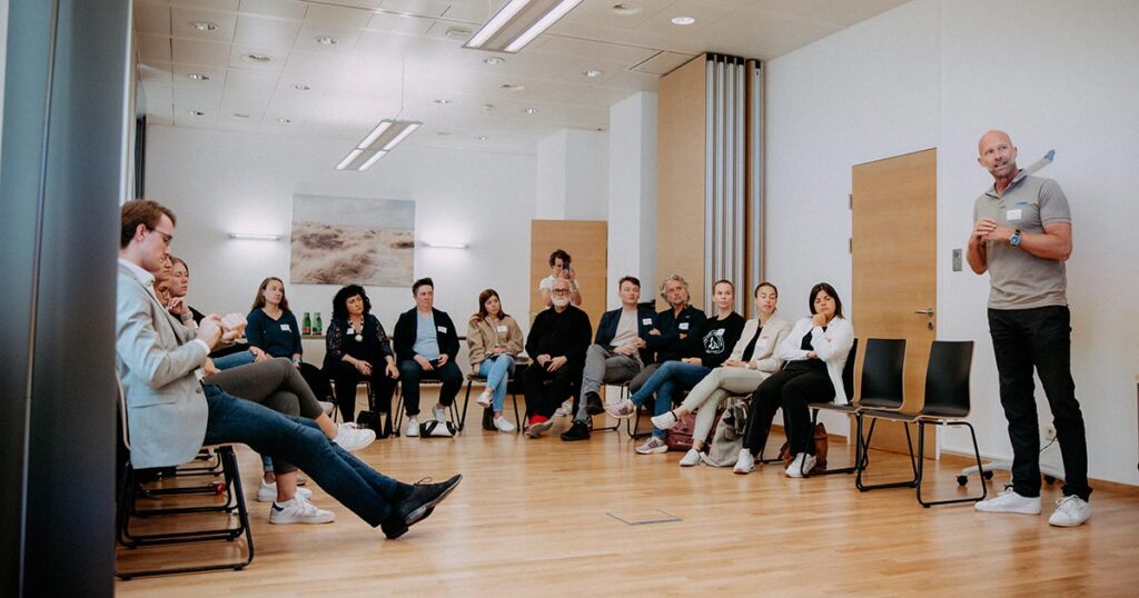 KADA Geschäftsführer Nik Berger leitet einen Workshop bei der Sport Austria Expert:innentagung 2024